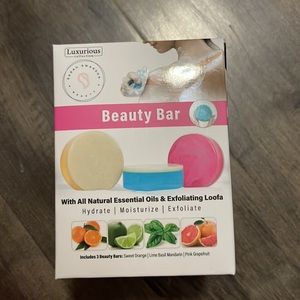 Sarah Swanson Beauty Bar Soap with exfoliating loofa essential oils